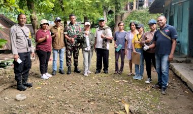 Cegah-Penyebaran-Penularan-Rabies,-Bhabinkamtibmas-Fontein-Dampingi-Dinas-Pertanian-dan-Peternakan-Lakukan-Vaksinasi-Hewan.