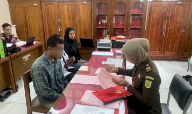 Penyidik-Reskrim-Polsek-Alak,-Resmi-Serahkan-Tersangka-Persetubuhan-Anak-di-Bawah-Umur-ke-Kejaksaan.