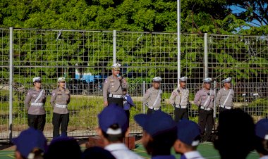 Human-Error-Menjadi-Penyebab-Utama-Kecelakaan,-Satlantas-Polresta-Kupang-Kota-Berikan-Sosialisasi-di-SMA-Kristen-Lentera.