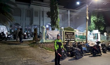 Polresta-Kupang-Kota-Amankan-Sholat-Tarawih-di-Sejumlah-Masjid-di-Kota-Kupang