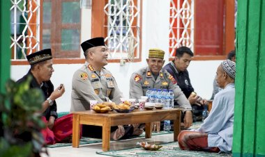 Safari-Ramadhan,-Kapolresta-Kupang-Kota-Berbuka-Puasa-Bersama-Jemaah-Masjid-Nurul-Quwah-Lasikode.
