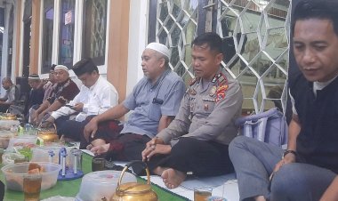 Safari-Ramadhan-1446-H,-Kapolsek-Maulafa-Buka-Puasa-Bersama-Dengan-Jemaah-Masjid-Darul-Hijrah-BTN-Kolhua.