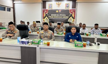 Berbagi-Takjil-dan-Buka-Puasa-Bersama-Media,-Kapolresta-Aldinan-Manurung:-Timbulkan-Rasa-Peduli,-Pererat-Silaturahmi.