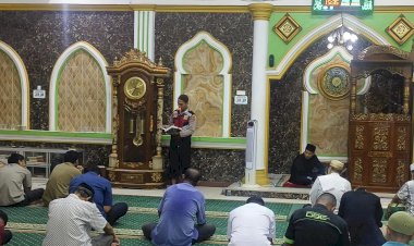Bripka-Iqbal-Berikan-Kultum-di-Masjid-Al-Muttaqim,-Kapolresta;-Harus-Mengispirasi-Bagi-Semua-Anggota-Polri.