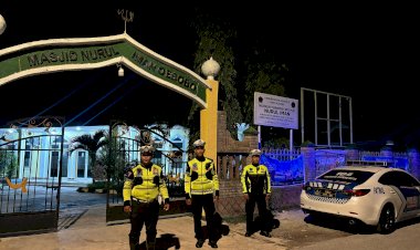 Mencegah-Terjadinya-Gangguan-Keamanan,-Satlantas-Polresta-Kupang-Kota-Gelar-Patroli-Sahur.