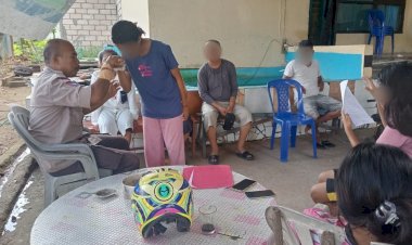 Bullying-dan-Ancam-Temannya-Melalui-Medsos,-2-Gadis-Remaja-di-Batuplat-Dilaporkan-ke-Bhabinkamtibmas-Aiptu-Imran.