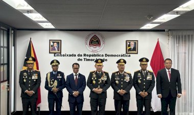 Kapolri-dan-Empat-Pati-Polri-Terima-Penghargaan-Tertinggi-dari-Pemerintah-Timor-Leste