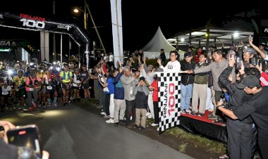 Kapolda-NTB-Lepas-Peserta-Rinjani-100-Kategori-36-KM-dari-Sembalun