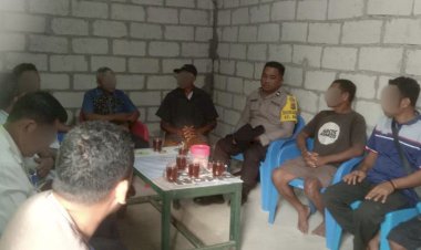 Saling-Ejek-dan-Tersinggung,-Bhabinkamtibmas-Bello-Mediasi-Perkelahian-di-Antara-Warganya.