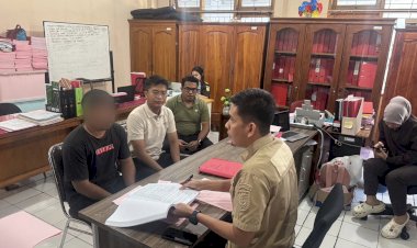 Gelapkan-Uang-PT-Sebesar-Rp48-Juta,-Polresta-Kupang-Kota-Limpahkan-Tersangka-dan-Barang-Bukti-ke-Kejari-Kota-Kupang.