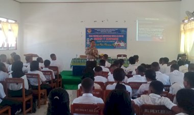 Polsek-Alak-Sosialisasi-Bahaya-Judi-Online-dan-Narkoba-di-SMK-Negeri-7-Kota-Kupang