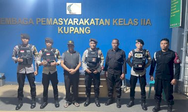 Samapta-Polresta-Kupang-Kota-Gelar-Patroli-Malam-di-Lapas-Kelas-IIA,-Antisipasi-Gangguan-Keamanan.