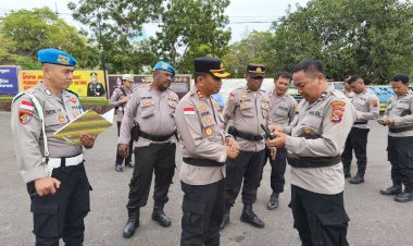 Wakapolresta-Kupang-Kota-Periksa-Sikap-Tampang-Personel,-Tekankan-Disiplin-dan-Profesionalisme.