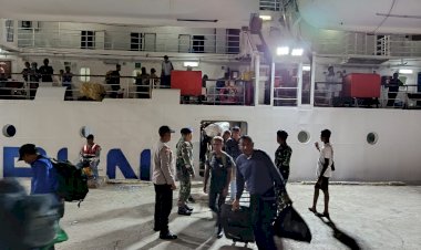 Polsubsektor-Tenau-Kawal-Ketat-Debarkasi-2.238-Penumpang-KMP-Tidar-di-Pelabuhan-Tenau