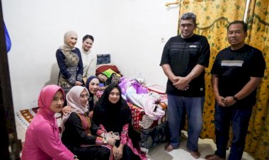 Tersentuh-Kepedulian:-Kapolda-NTT-dan-Ketua-Bhayangkari-Daerah-Jenguk-Istri-Anggota-Brimob-yang-Sakit.