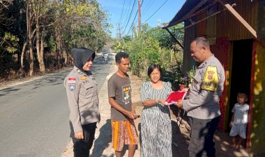 Jelang-17-Agustus,-Polsek-Maulafa-Bagikan-Bendera-Merah-Putih-untuk-Warga-Kolhua.
