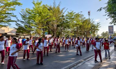 Polresta-Kupang-Kota-Gelar-Olahraga-Bersama-di-CFD,-Ajak-Warga-Jaga-Kebersamaan-dan-Kamtibmas.