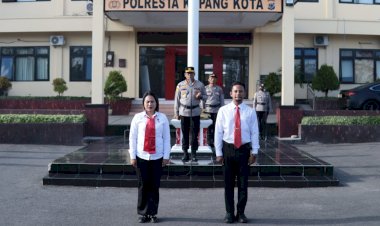 Pimpin-Apel-Senin-Pagi,-Kapolresta-Ingatkan-Anggota-Pedomani-Commander-Wish-Kapolda-NTT.