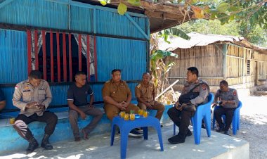 Kapolsek-Kota-Lama-Bersama-Camat-Kelapa-Lima,-Gelar-Pertemuan-dengan-Tokoh-Pemuda-Alor-dan-Sumba.