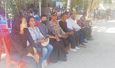 Kapolsek-Maulafa-dan-Anggota-Melayat-ke-Rumah-Duka-Ayah-Mertua-AIPDA-Jerilans-Ully:-Bentuk-Empati-dan-Solidaritas-Pimpinan-dan-Rekan-Sejawat.