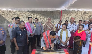 “Sumber-Air-Su-Dekat“,-Kapolda-NTT-Resmikan-Sumur-Bor-di-Liliba-dan-Warga-Antusias-Sambut-Bantuan-Air-Bersih.