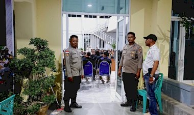 Apresiasi-Atas-Kinerja,-Ketua-Sidang-Sinode-Istimewa-GMIT-Beri-Ucapan-Terima-Kasih-ke-Kapolresta-Kupang-Kota.
