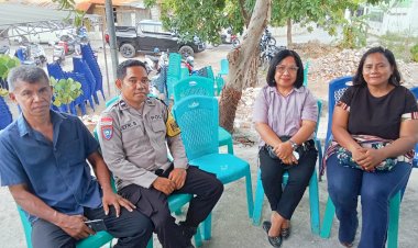 Bhabinkamtibmas-Kayu-Putih-Beri-Dukungan-Moral-dan-Pesan-Kamtibmas-di-Rumah-Duka