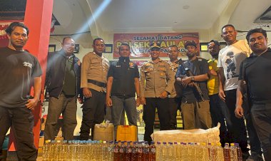 Polsek-Maulafa-Galakkan-Patroli-Pemberantasan-Miras-Tradisional,-Puluhan-Botol-Moke-dan-Sopi-Diamankan.