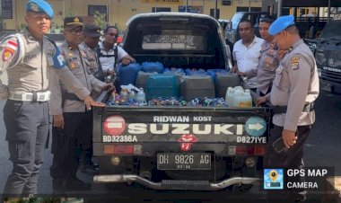 Polsubsektor-Pelabuhan-Tenau-Serahterimakan-664,2-Liter-Miras-Sitaan-ke-Satresnarkoba,-Kasipropam-dan-Kasiwas-Lakukan-Pengawasan-Ketat.