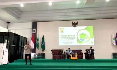 Kasat-Binmas-Polresta-Kupang-Kota-Hadiri-Diskusi-Publik-Pengelolaan-Sampah-Berkelanjutan-di-Universitas-Muhammadyah-Kupang