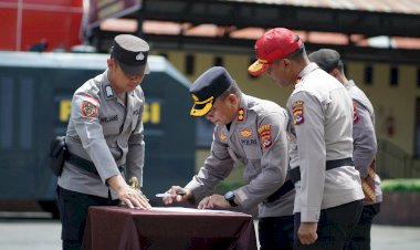 Polresta-Kupang-Kota-Serahkan-118-Siswa-Latja-Diktuk-Bintara-Polri-T.A.-2025-Kembali-ke-SPN-Polda-NTT