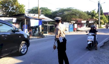 Gebrakan-Unit-Lantas-Polsek-Kota-Raja:-Razia-Intensif,-Kesadaran-Masyarakat-Meningkat,-Kapolsek-Apresiasi.