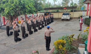 Kapolsek-Maulafa-Lepas-29-Siswa-SPN-Polda-NTT-Usai-Latja-di-Polsek-Maulafa:-Tetap-Semangat-dan-Disiplin.