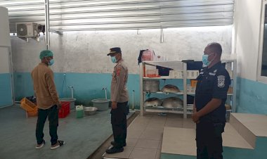 Kapolsek-Maulafa-Tinjau-Dua-SPPG,-Tekankan-Keamanan-Makanan-dan-Keselamatan-Berkendara-dalam-Pelayanan-MBG.