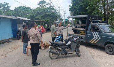 Gunakan-Pendekatan-Humanis,-Piket-Polsek-Maulafa-Berhasil-Buka-Akses-Jalan-yang-Ditutup-Saat-Ibadah-Pemakaman-di-Jalur-40.