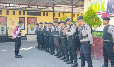 Personel-Pamobvit-Polresta-Diterjunkan-untuk-Amankan-Objek-Vital-di-Kota-Kupang