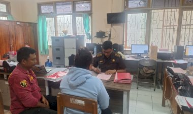 Polsek-Alak,-Polresta-Kupang-Kota-Limpahkan-Tersangka-Pencurian-Emas-di-Nunhila.