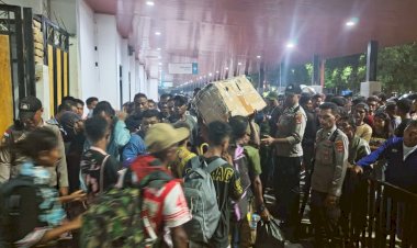 Polsubsektor-Pelabuhan-Tenau-Amankan-Debarkasi-503-Penumpang-KM-Sirimau