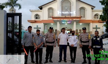 Polsek-Maulafa-Amankan-Perayaan-Natal-GPdI-Filadelfia-Oepura,-Ratusan-Jemaat-Sukacita-Rayakan.