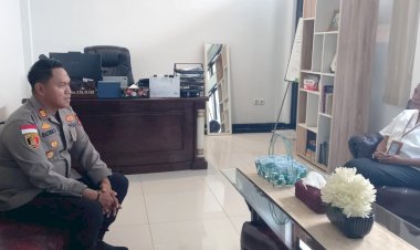 Kapolsek-Kota-Lama-Jalin-Silaturahmi-dengan-Ketua-Majelis-Klasis-Kota-Kupang,-Perkuat-Sinergi-Jelang-Natal-dan-Tahun-Baru.