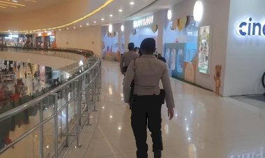 Ciptakan-Rasa-Aman-bagi-Pengunjung,-Personel-Pos-Yan-Lippo-Plaza-Gelar-Patroli-Jalan-Kaki.