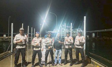 Pengamanan-Debarkasi-Penumpang-di-Pelabuhan-Tenau-Berjalan-Aman,-Polsubsektor-Tenau-Siagakan-Personel-dalam-Ops-Lilin-Turangga-2025.