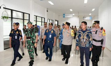 Amankan-Perayaan-Natal-2025,-Kapolda-NTT-Turun-Langsung-Pimpin-Patroli-Skala-Besar.
