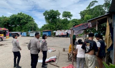 Sambang-Humanis-Satbinmas-Polresta-Kupang-Kota,-Edukasi-Warga-Hadapi-Cuaca-Buruk.