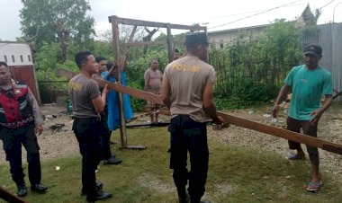 Angin-Kencang-Merusak-Beberapa-Rumah-di-Kecamatan-Alak,-Polresta-Kupang-Kota-Sigap-Tangani.