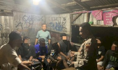 Patroli-Polsek-Koja-Bubarkan-Kelompok-Pemuda-Konsumsi-Miras-di-Persimpangan-Jalan-Bumi