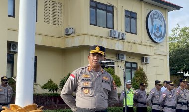 Wakapolresta-Kupang-Kota-Pimpin-Apel-Pagi-Jam-Pimpinan,-Tekankan-Disiplin-dan-Etika-Personel.