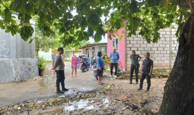 Bau-Tak-Sedap-dari-Limbah-WC-Mengganggu-Warga,-Bhabinkamtibmas-Kayu-Putih-Langsung-Tindaklanjuti.
