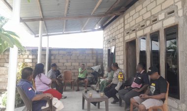 Respon-Cepat-Laporan-Warga,-Bhabinkamtibmas-Manutapen-Damaikan-Kasus-Pengrusakan-Secara-Kekeluargaan