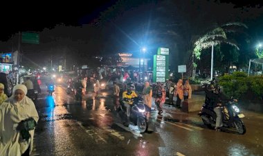 Polsek-Maulafa-Jaga-Keamanan-Pasar-Takjil-dan-Shalat-Tarawih,-Lalu-Lintas-Tetap-Lancar.